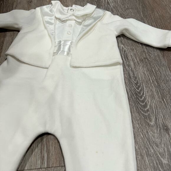 Tina Mur Soft Velvet Baby Suit and Bow tie Onesie 6 months - Picture 3 of 5